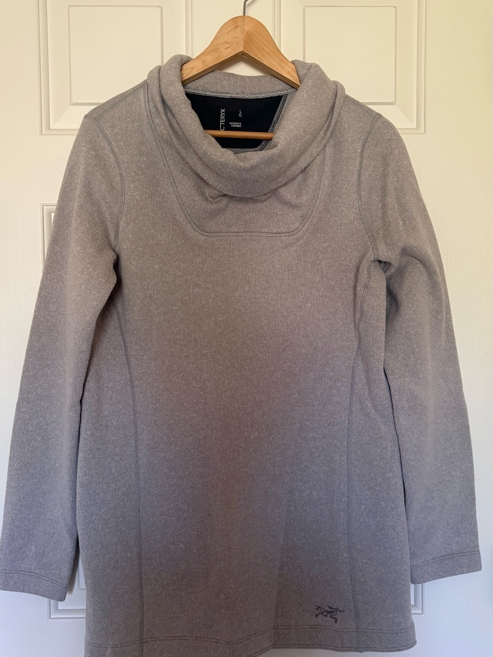 Arc'teryx Women's Light Gray Cowl Neck Pullover